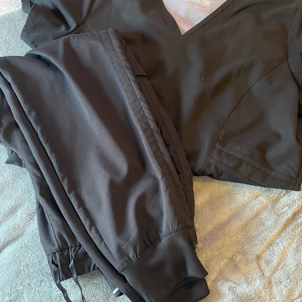 Scrub set